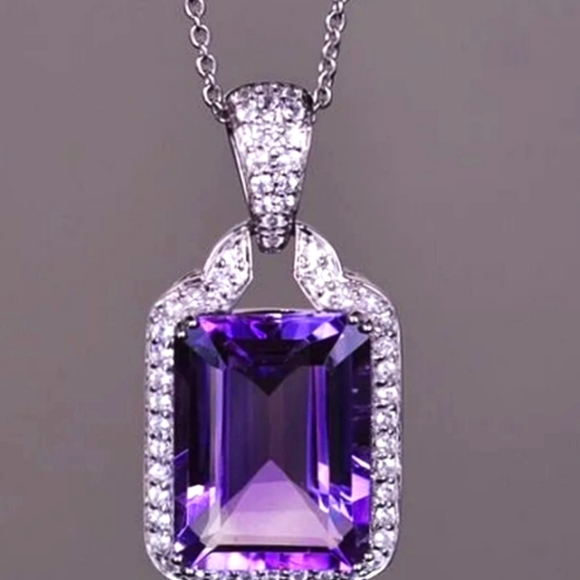 STERLING AFRICAN AMETHYST SOLITAIRE EMERALD CUT 7KT / WHITE TOPAZ/20 CHAIN OFFER - Picture 2 of 2